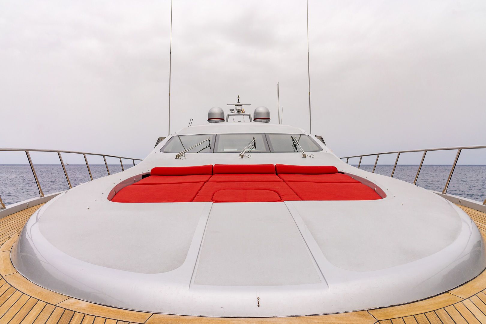 Luxury Crewed Motor Yacht LA DIGUE photo 7