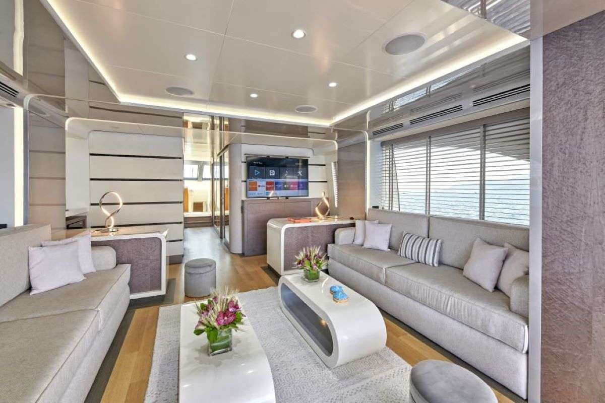 Luxury Crewed Motor Yacht LA FENICE photo 6