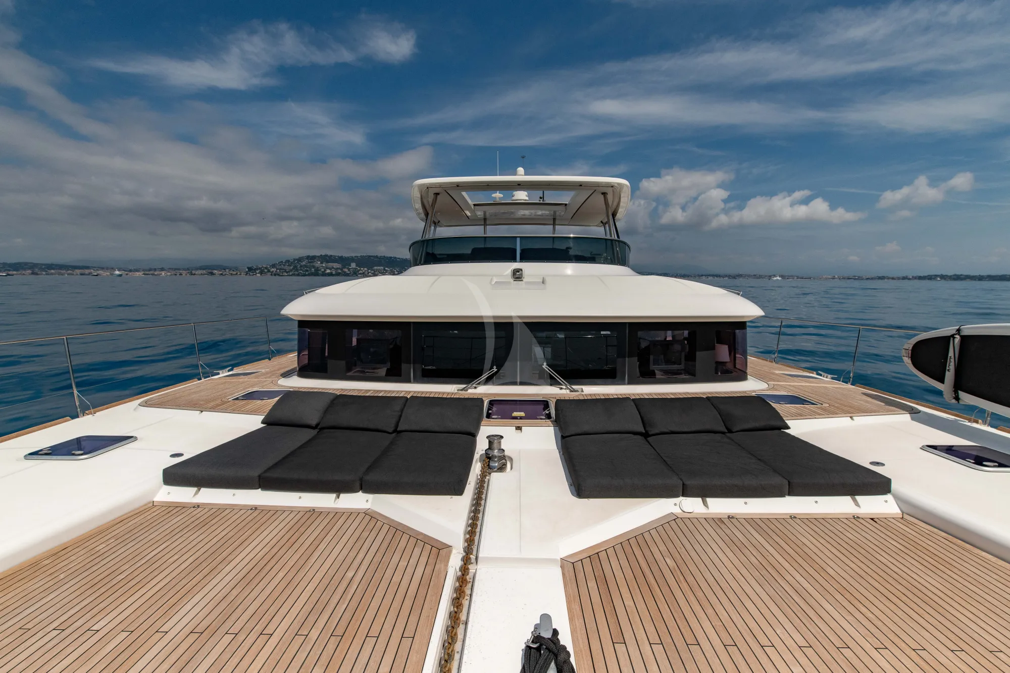 Crewed Power Catamaran LA FREGATE photo 6