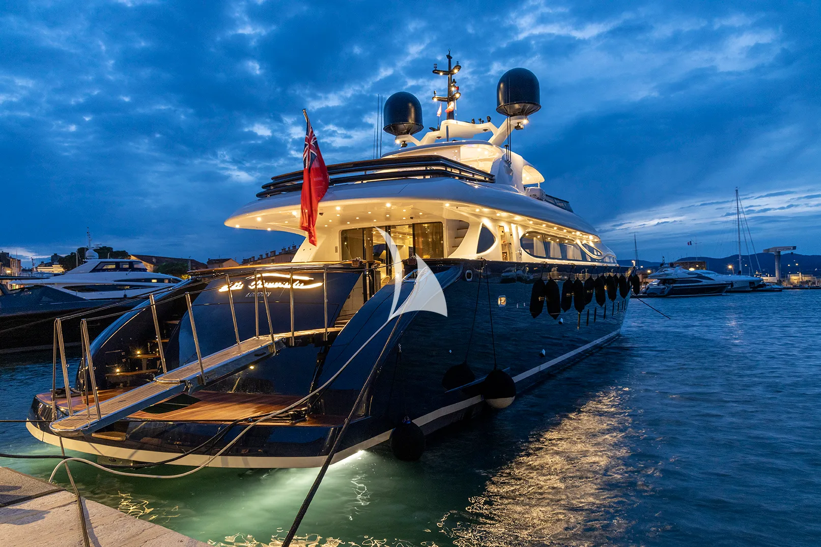 Luxury Crewed Motor Yacht LA GIOCONDA photo 3