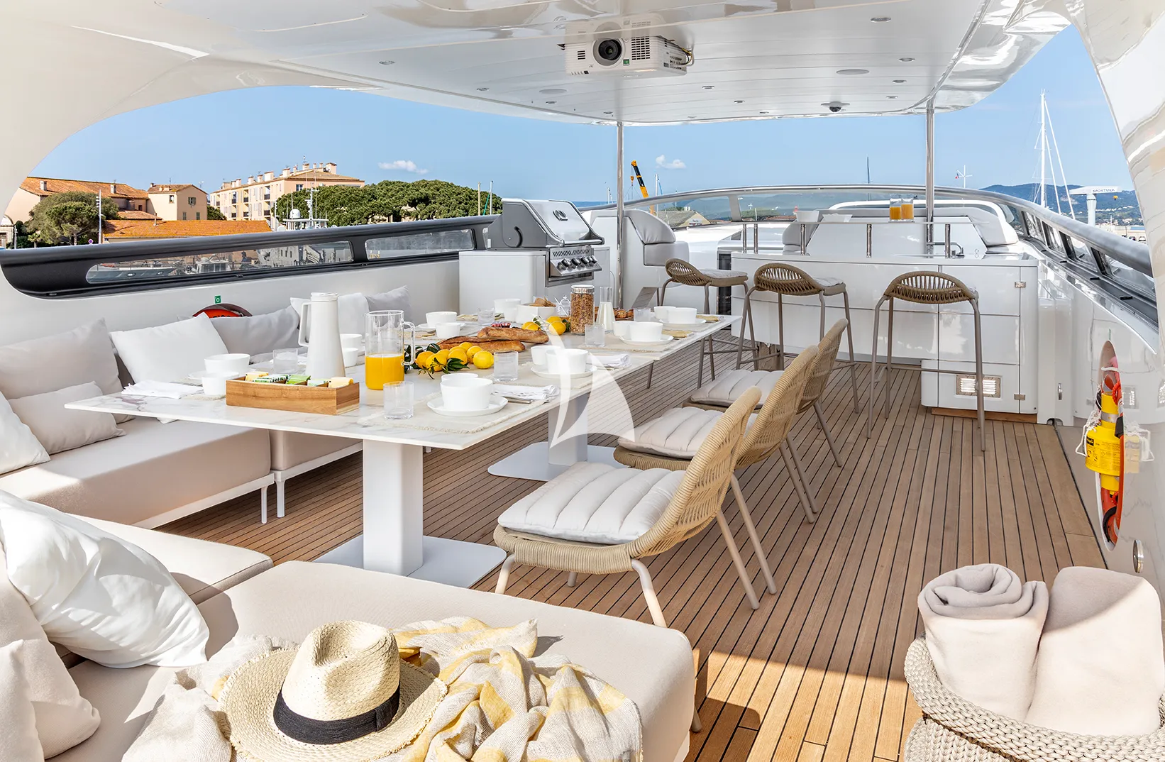 Luxury Crewed Motor Yacht LA GIOCONDA photo 5