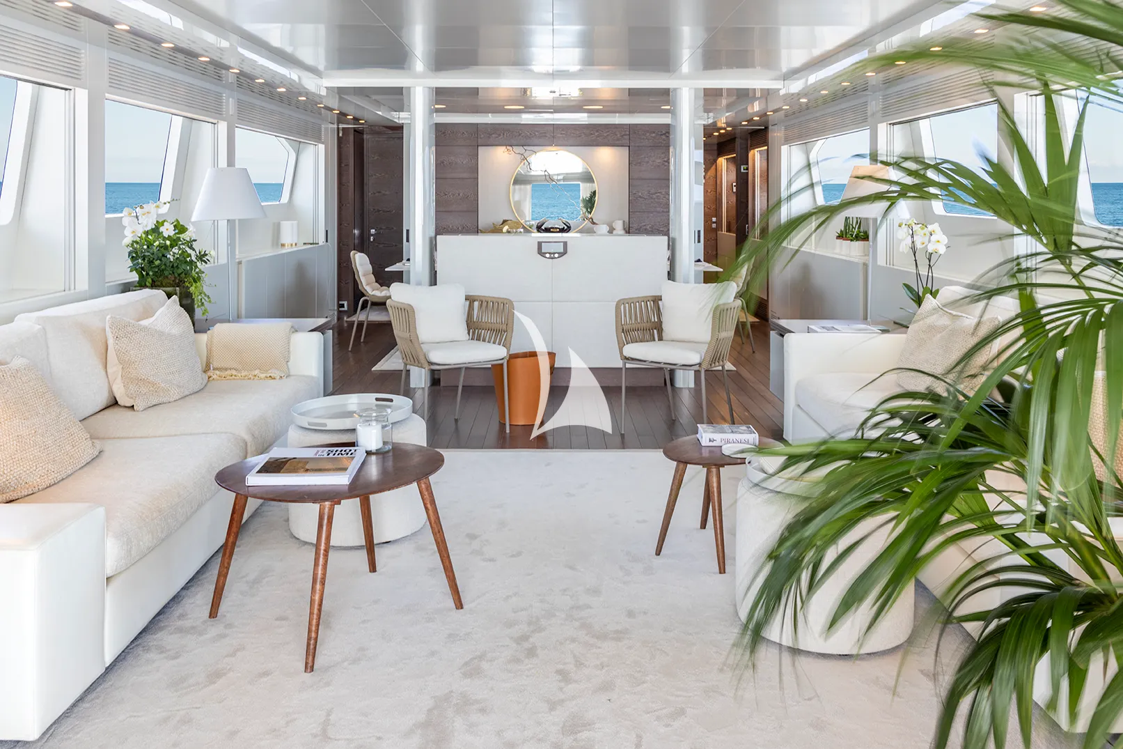 Luxury Crewed Motor Yacht LA GIOCONDA photo 8