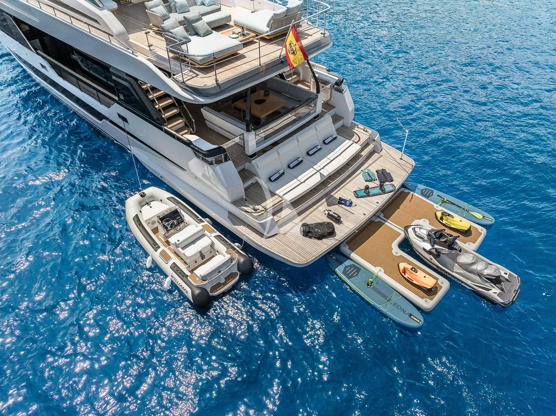 Luxury Crewed Motor Yacht NAILU+ photo 4