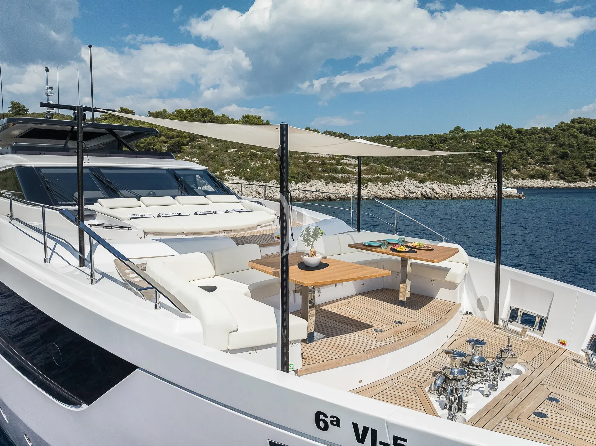 Luxury Crewed Motor Yacht NAILU+ photo 6