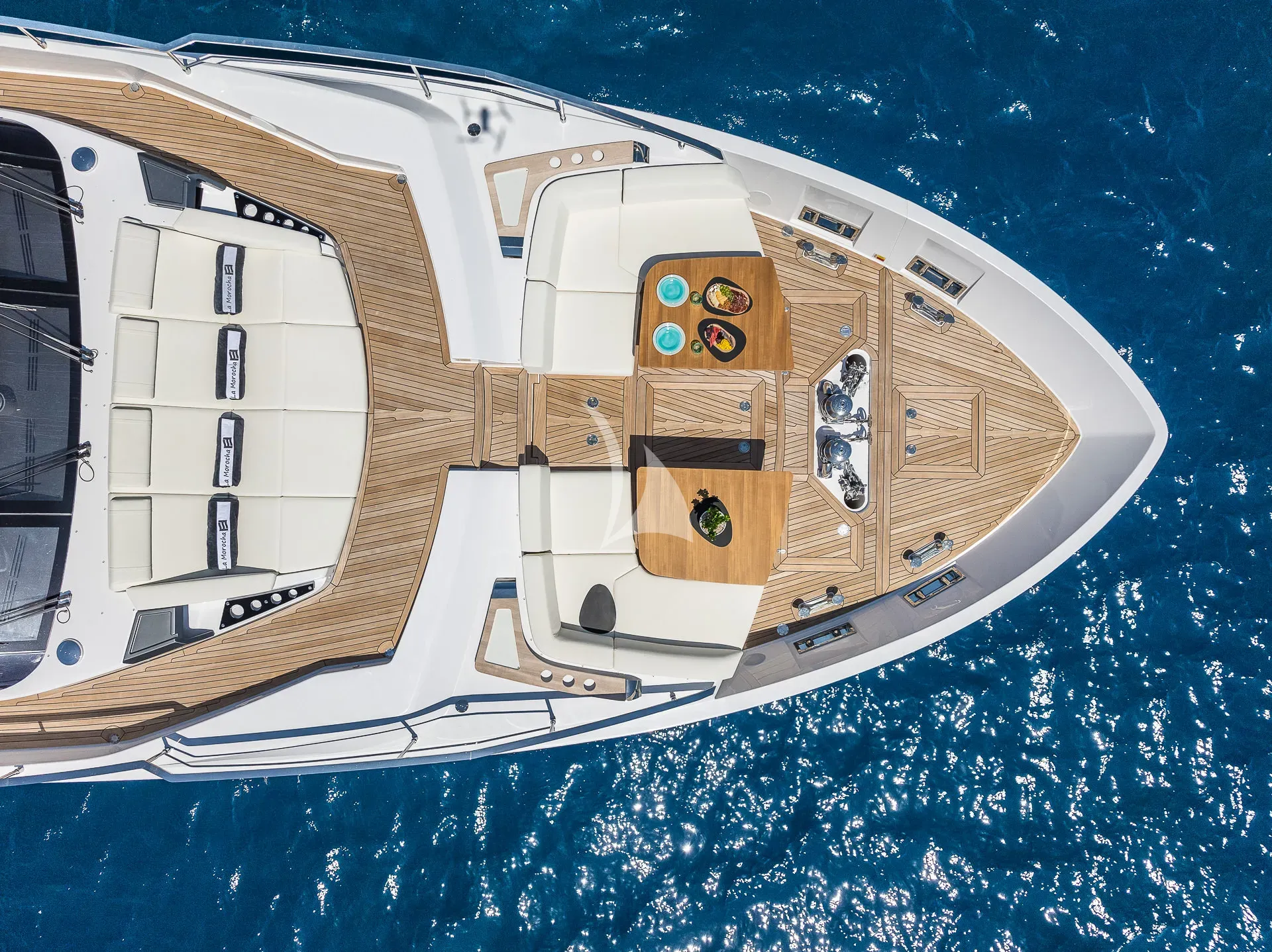 Luxury Crewed Motor Yacht NAILU+ photo 8