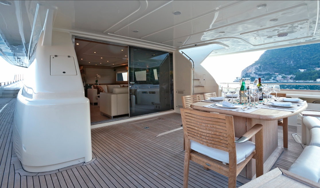Luxury Crewed Motor Yacht LA PAUSA photo 5