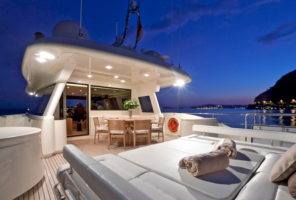 Luxury Crewed Motor Yacht LA PAUSA photo 6