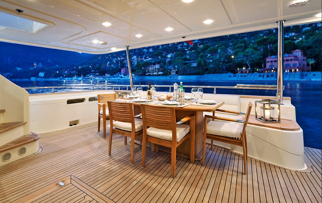 Luxury Crewed Motor Yacht LA PAUSA photo 7