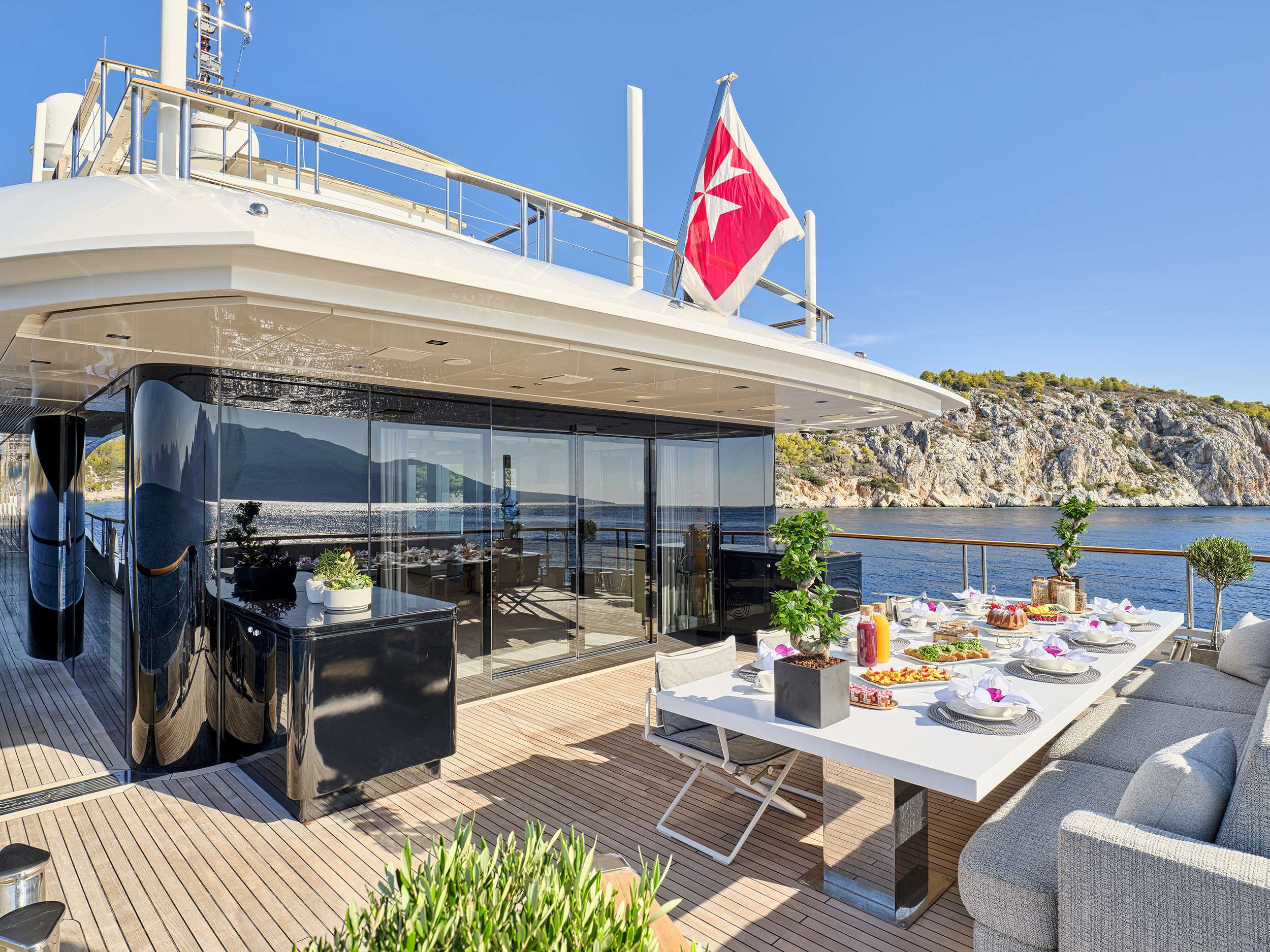 Luxury Crewed Motor Yacht LA PELLEGRINA 1 photo 8