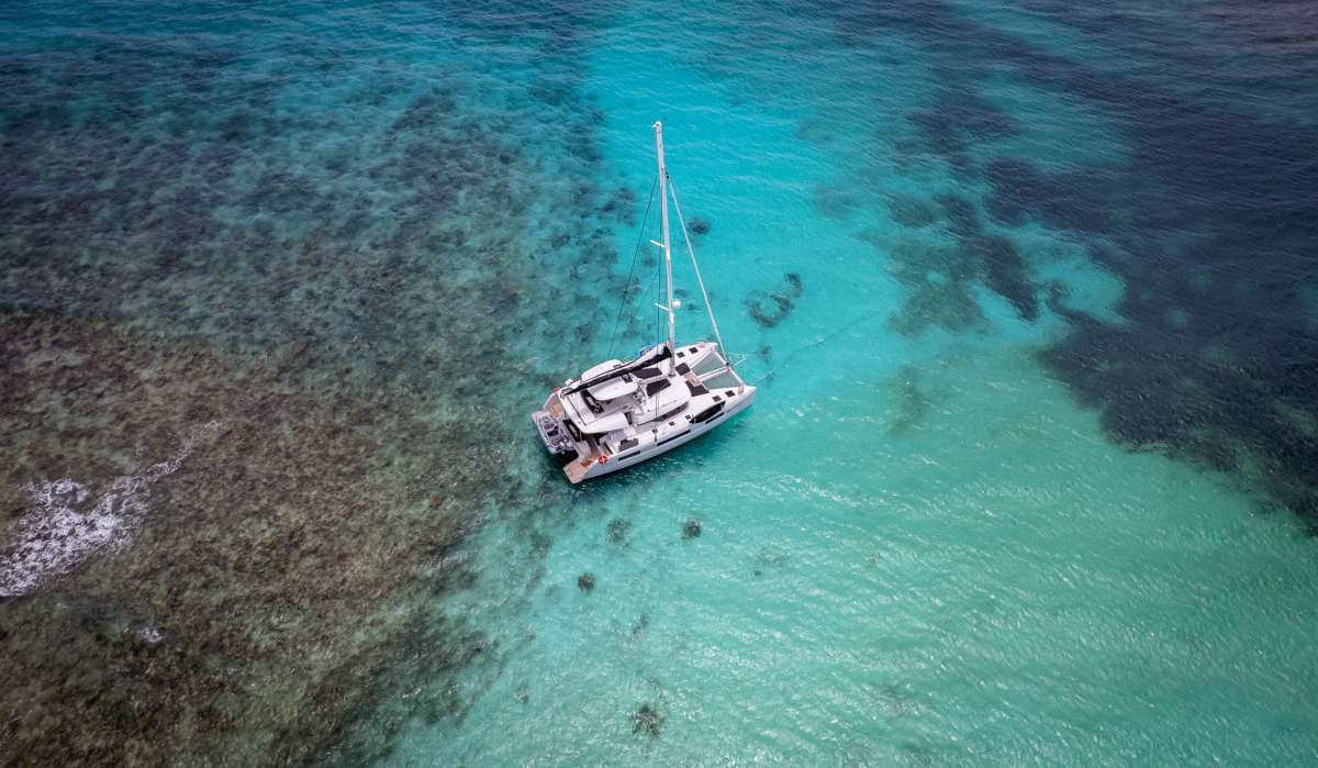 Crewed Catamaran LA SIRENA photo 5