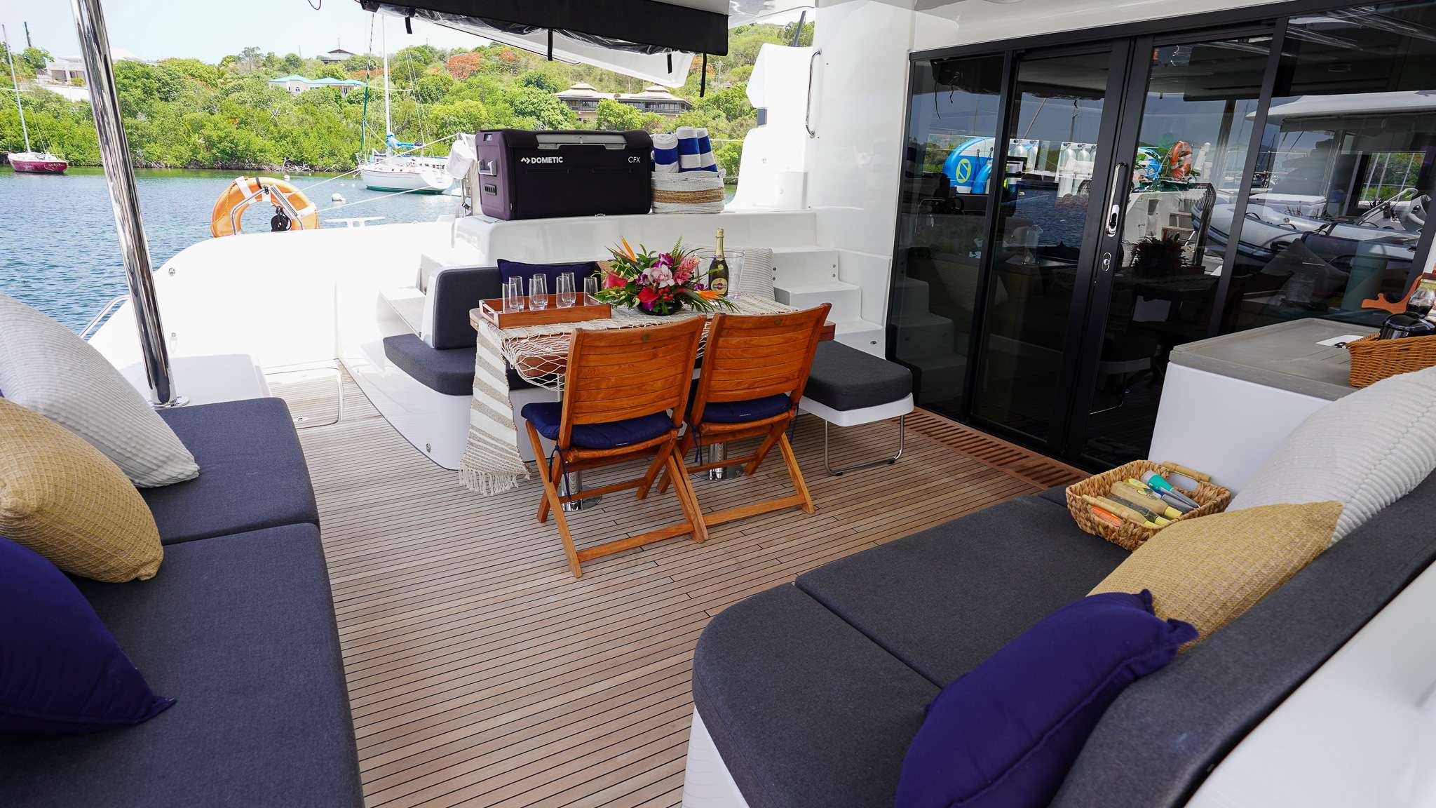 Crewed Catamaran LA SIRENA photo 6