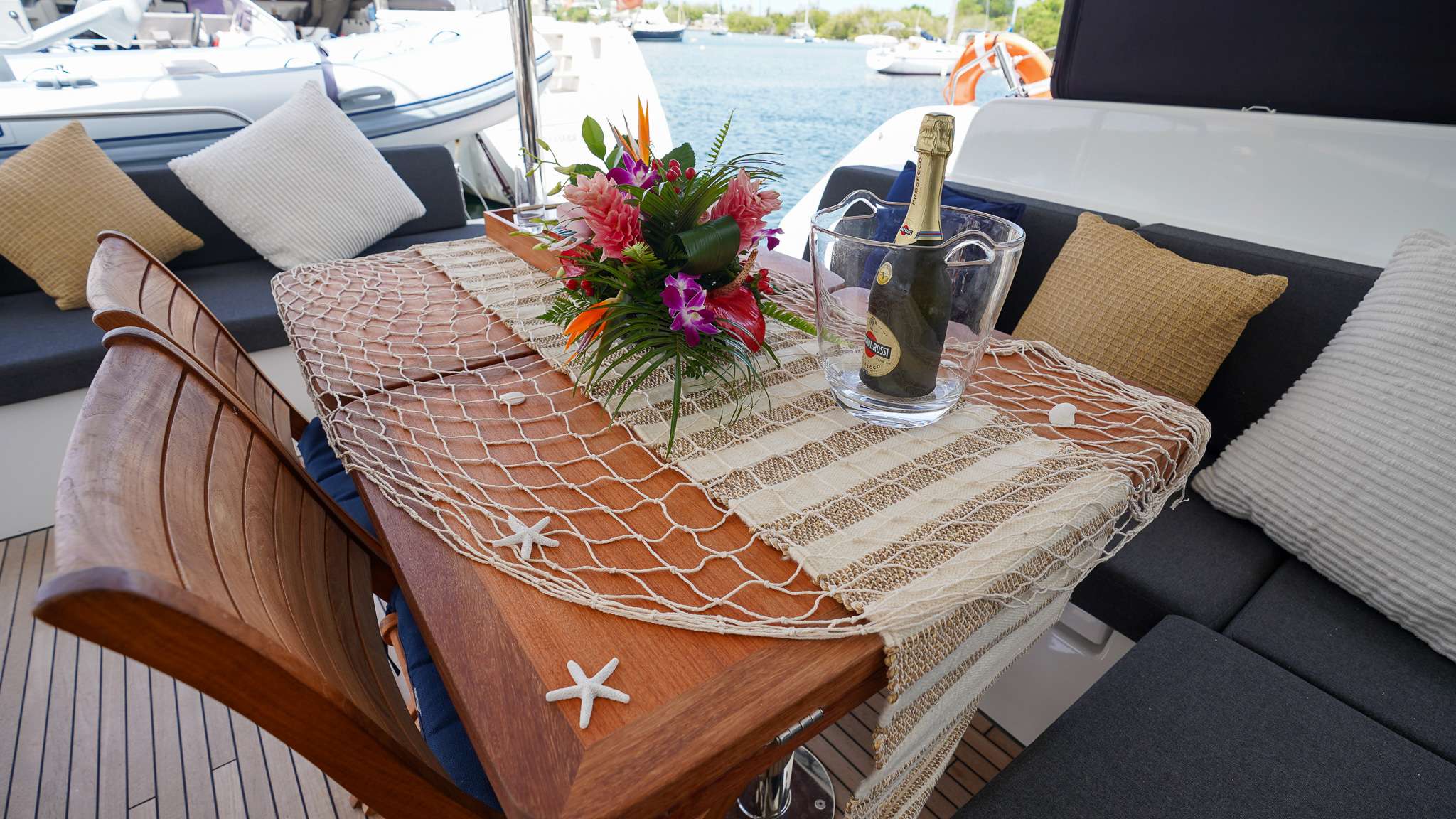 Crewed Catamaran LA SIRENA photo 7