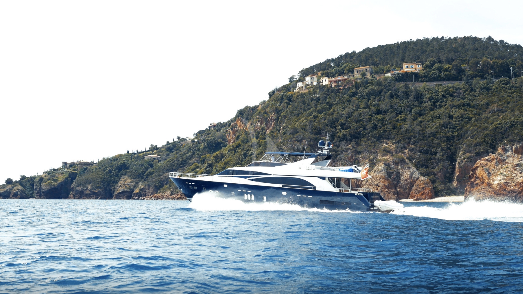 Luxury Crewed Motor Yacht LADY AMANDA photo 4