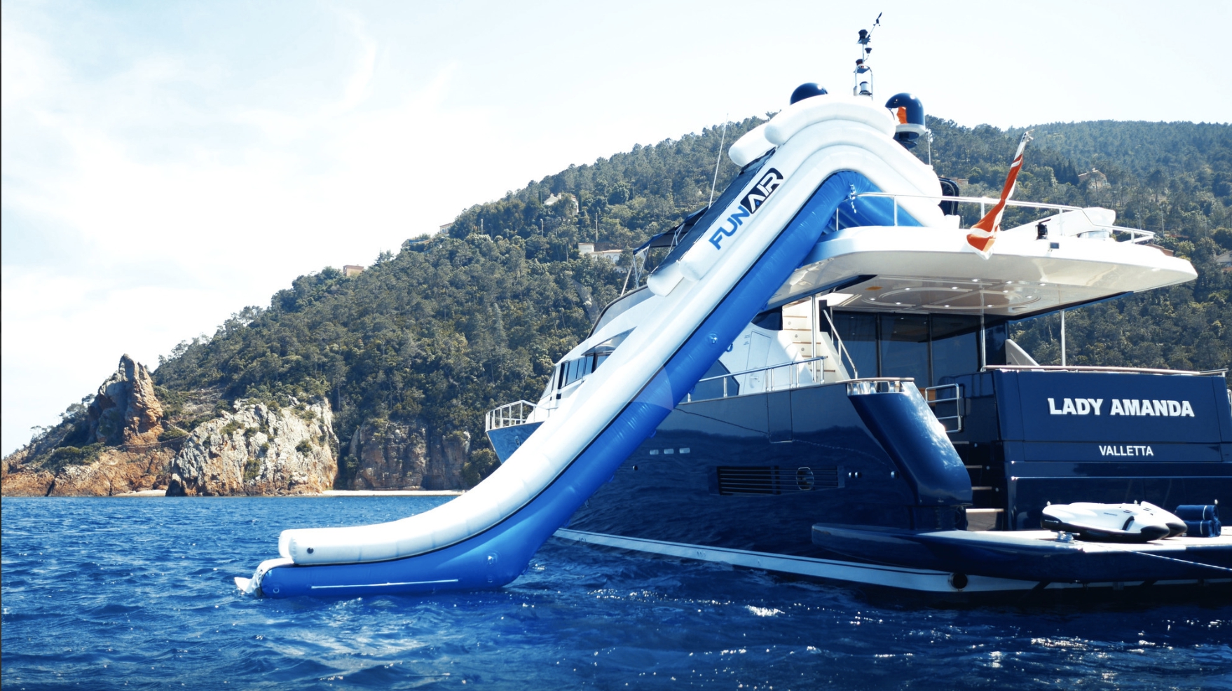 Luxury Crewed Motor Yacht LADY AMANDA photo 7