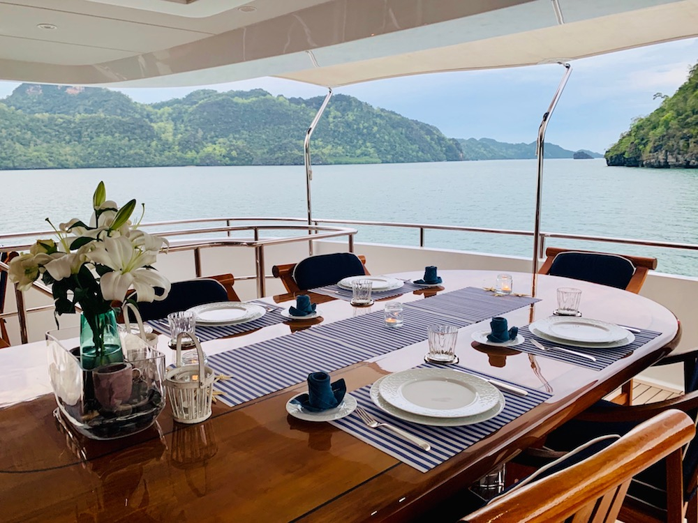 Luxury Crewed Motor Yacht LADY AZUL photo 8