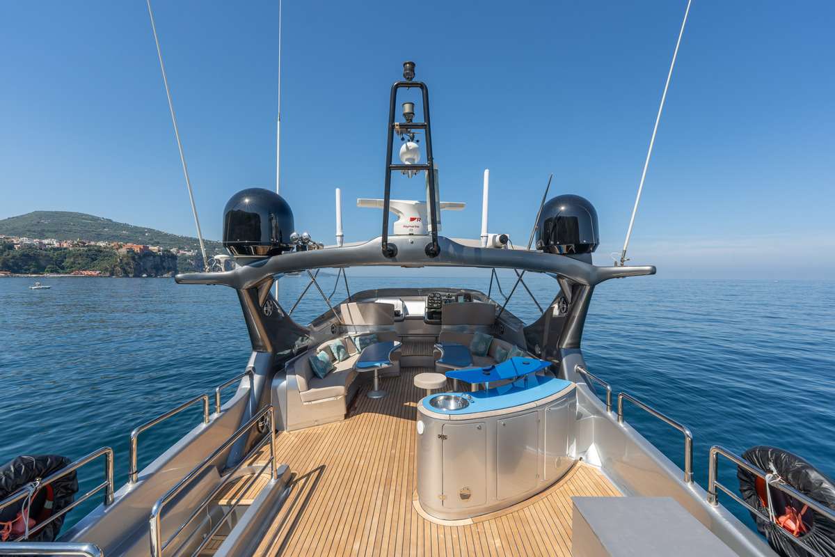 Luxury Crewed Motor Yacht LADY B photo 4