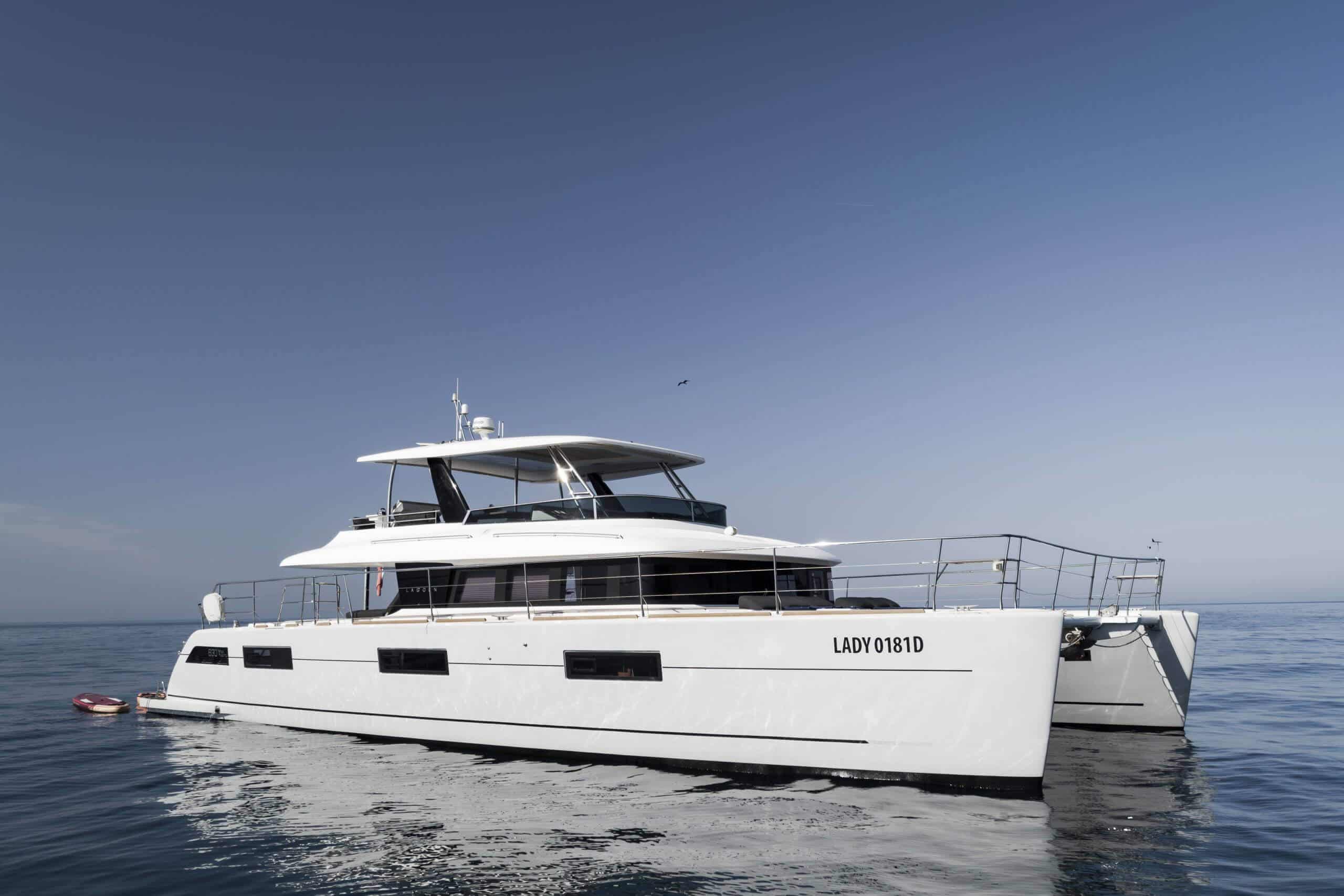 Crewed Power Catamaran LADY C photo 4