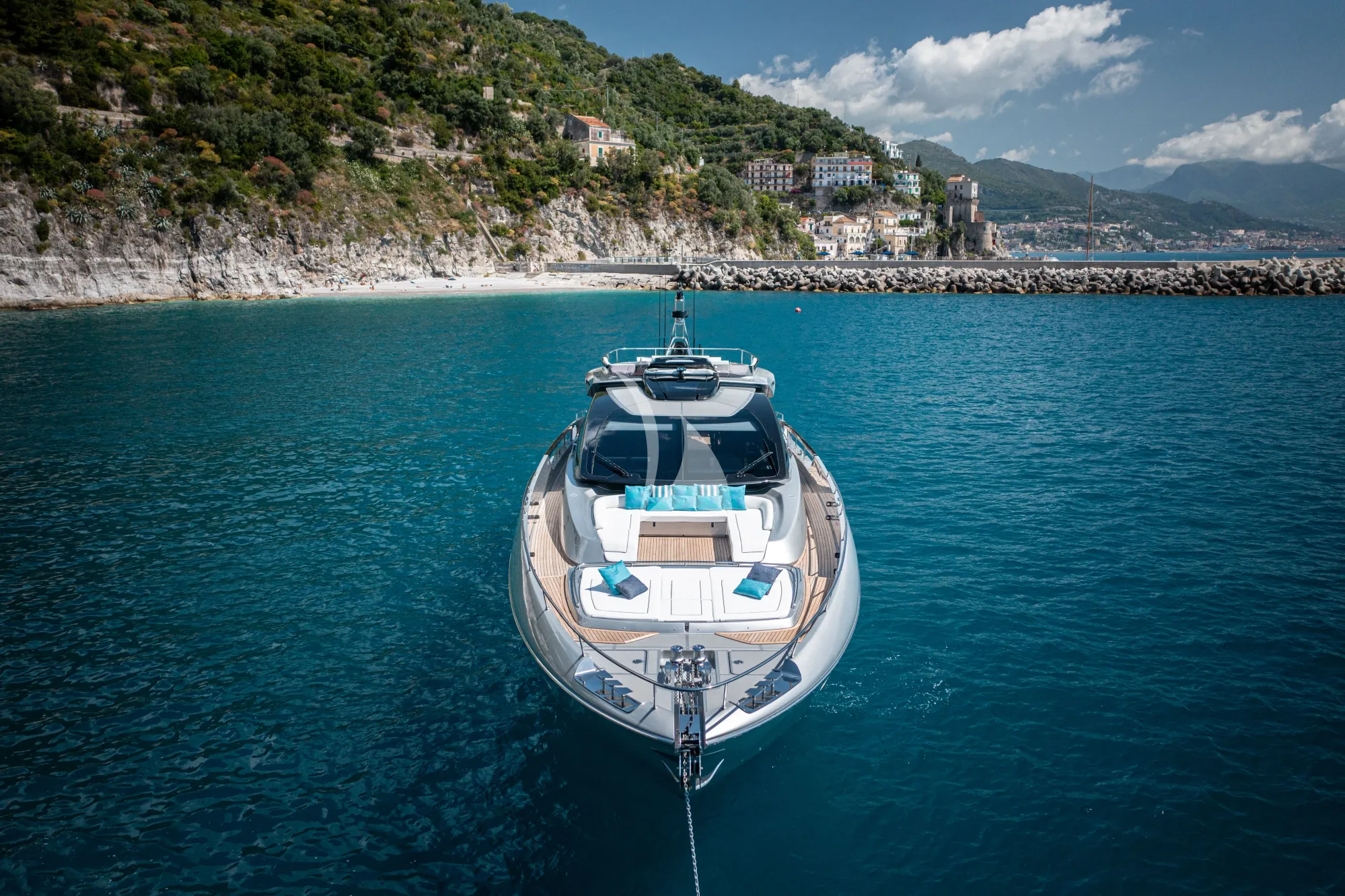 Luxury Crewed Motor Yacht LADY DB photo 4