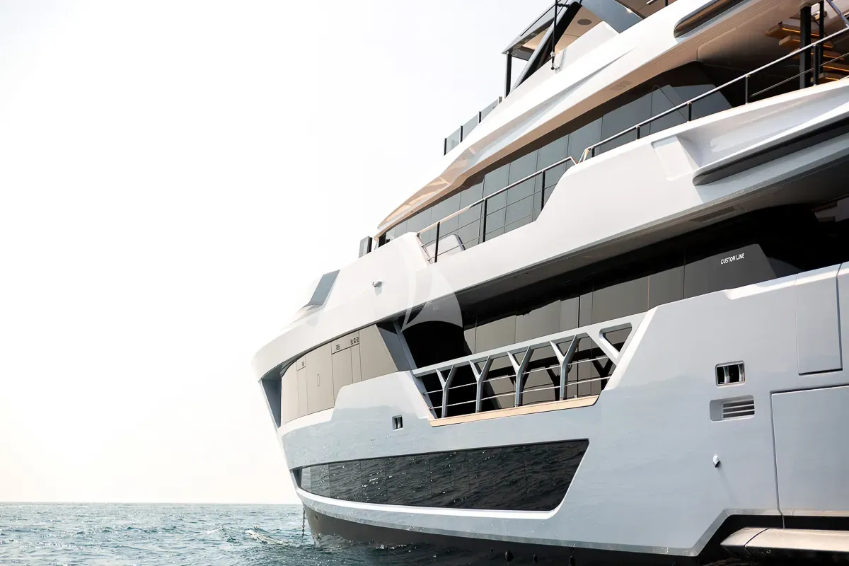 Luxury Crewed Motor Yacht LADY DIA photo 3