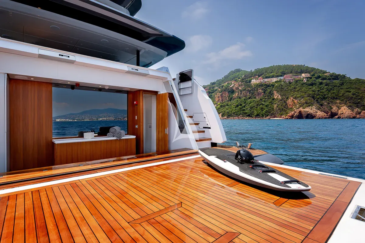 Luxury Crewed Motor Yacht LADY DIA photo 5
