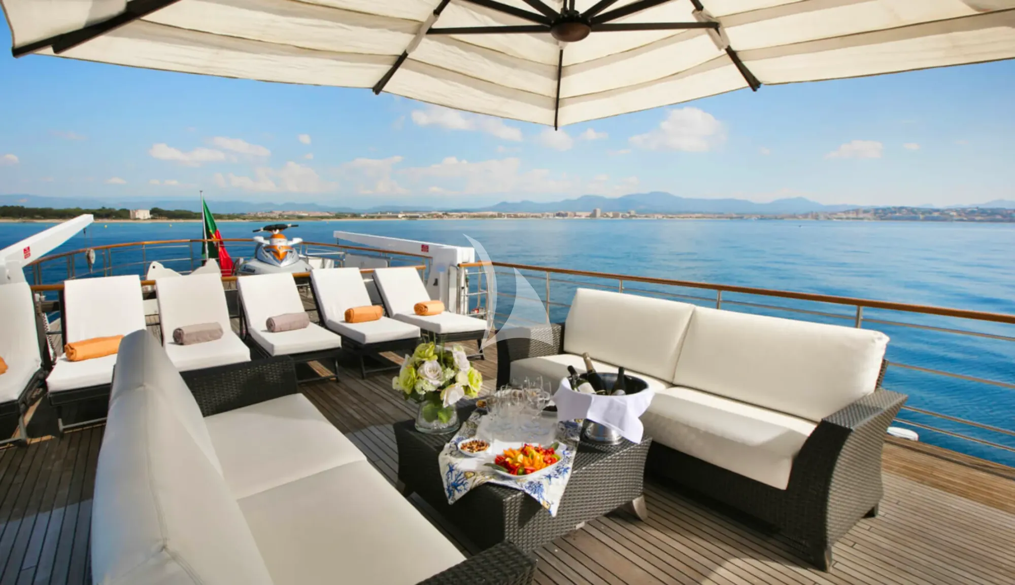 Luxury Crewed Motor Yacht LADY JERSEY photo 6