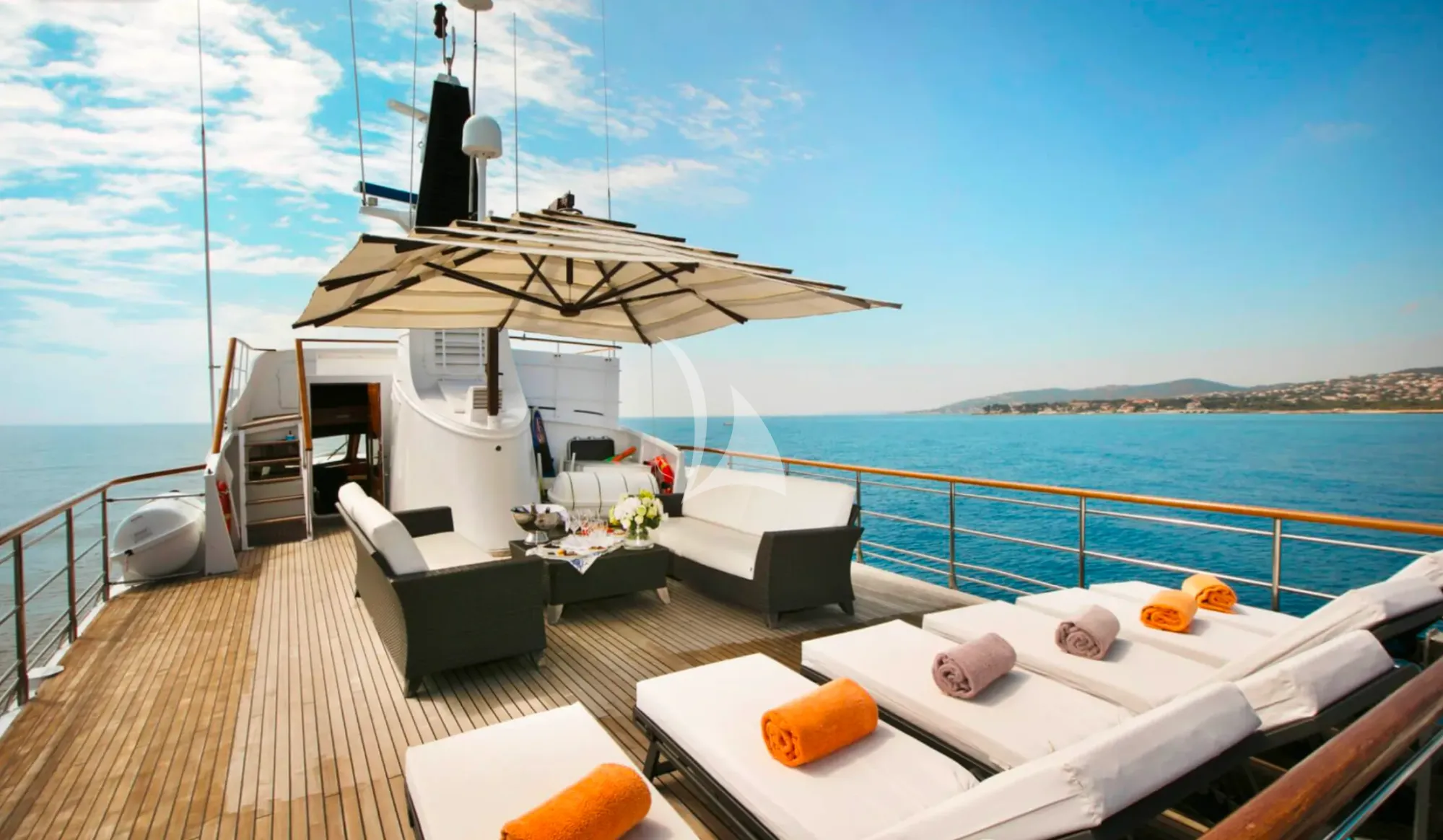 Luxury Crewed Motor Yacht LADY JERSEY photo 7