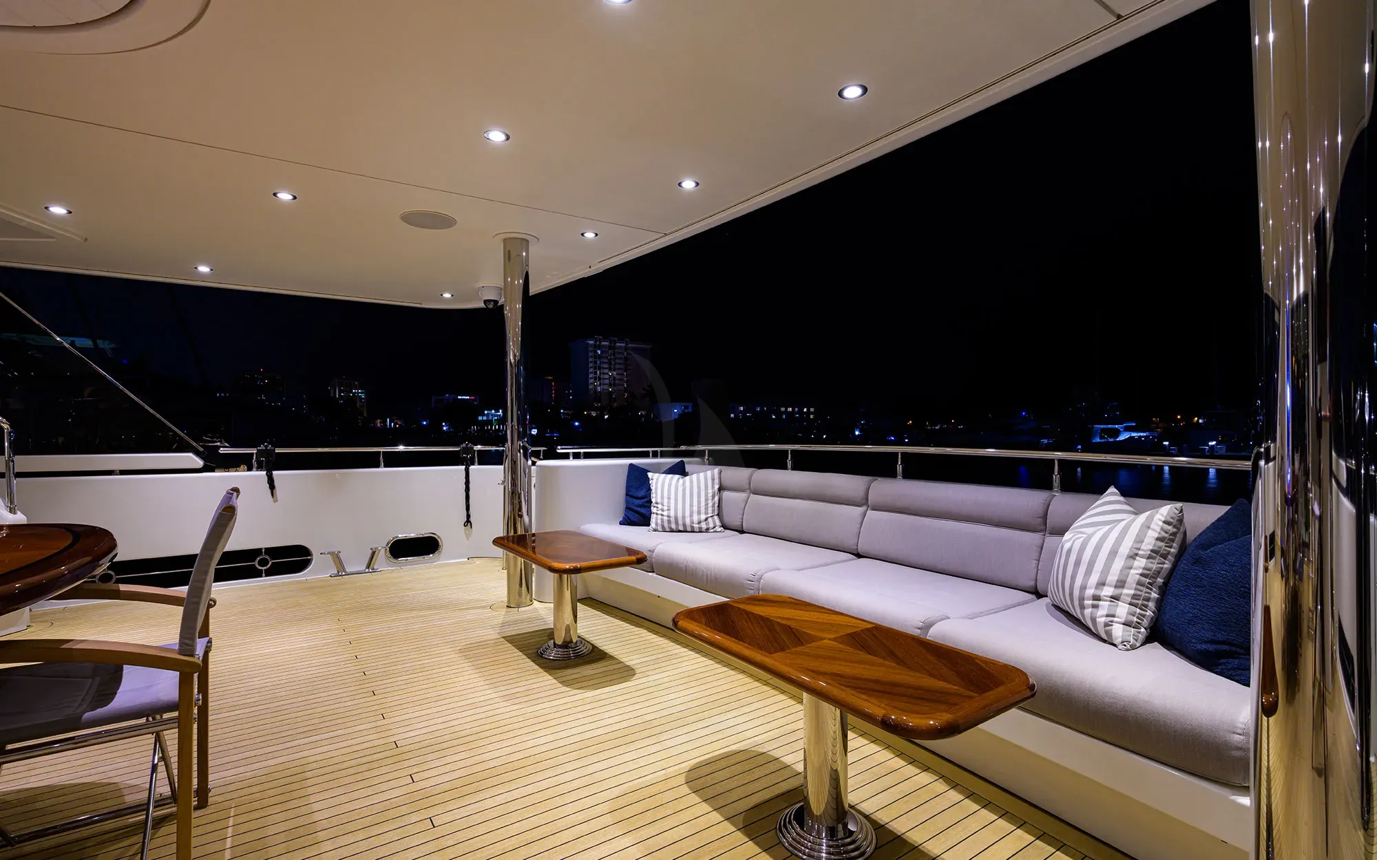 Luxury Crewed Motor Yacht LADY JJ photo 6