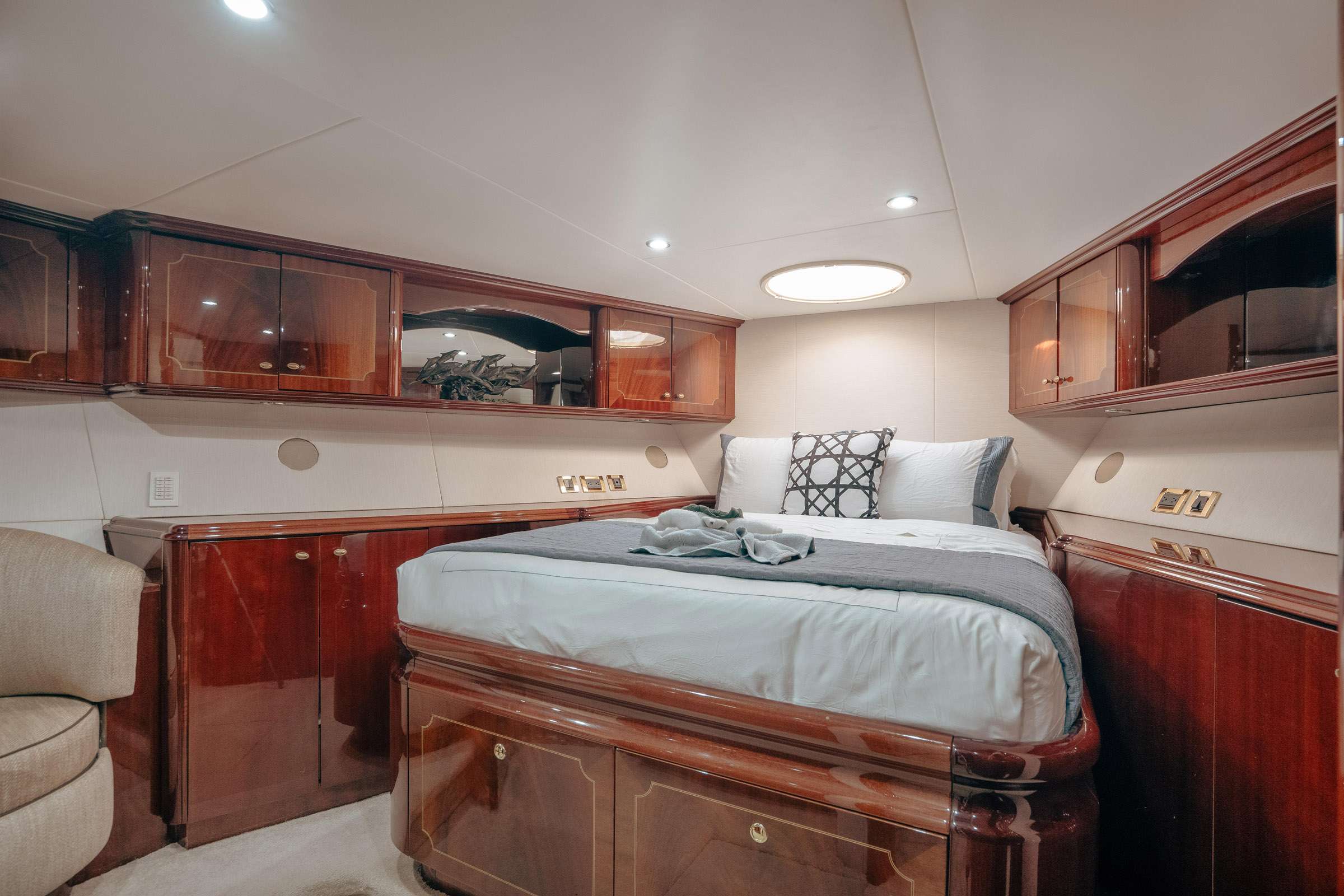 Luxury Crewed Motor Yacht LADY KRISTINA photo 7