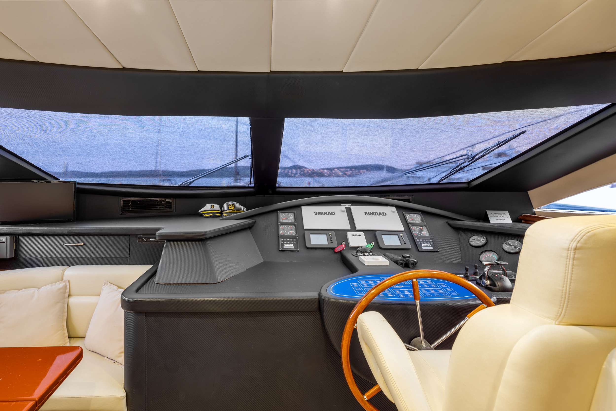 Luxury Crewed Motor Yacht LADY LONA photo 8