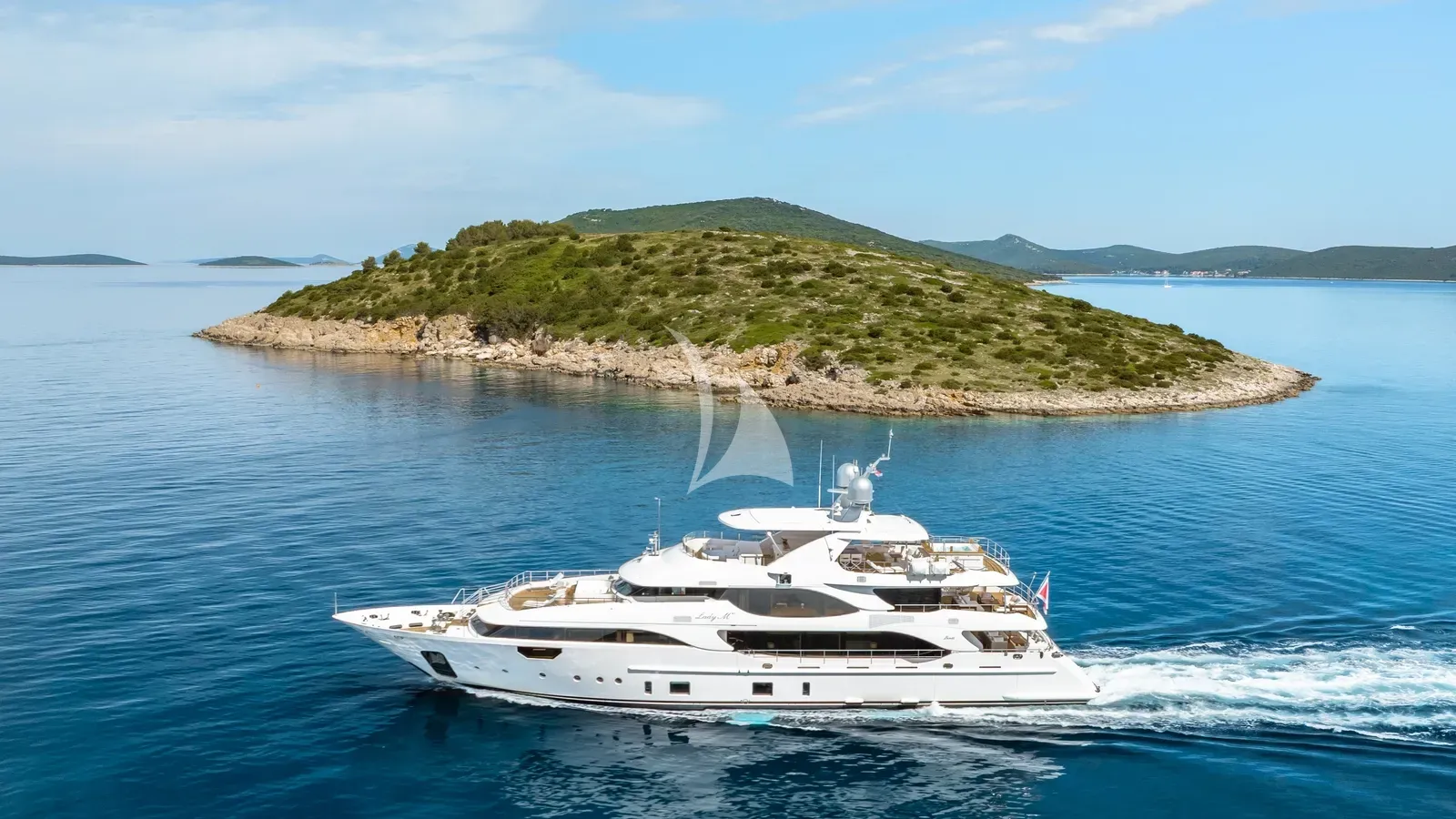 Luxury Crewed Motor Yacht LADY MRD photo 3