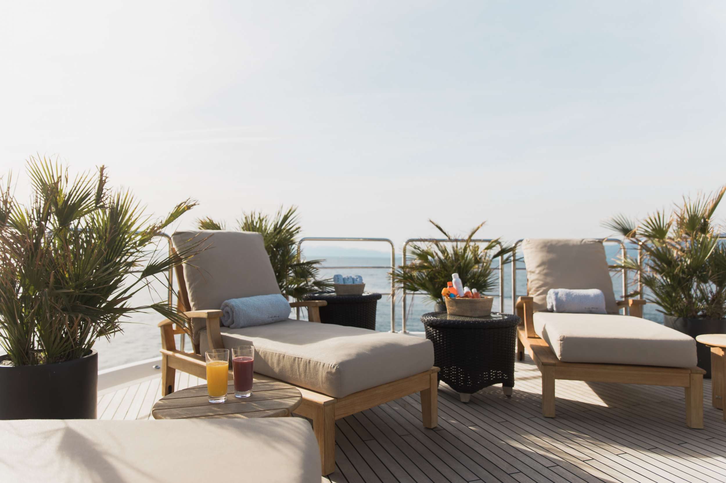 Luxury Crewed Motor Yacht Lady Trudy photo 3