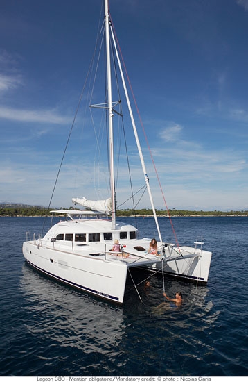 Bareboat Catamaran Lagoon 380 photo 3