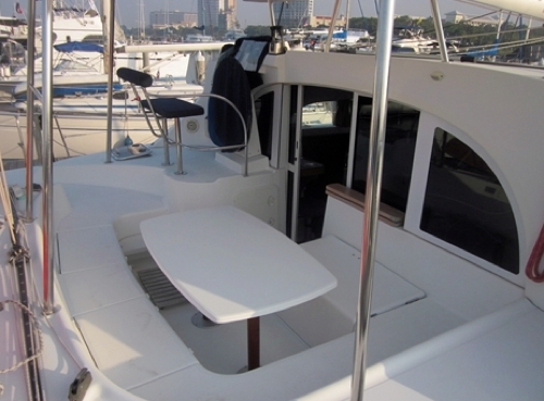 Bareboat Catamaran Lagoon 380 photo 4