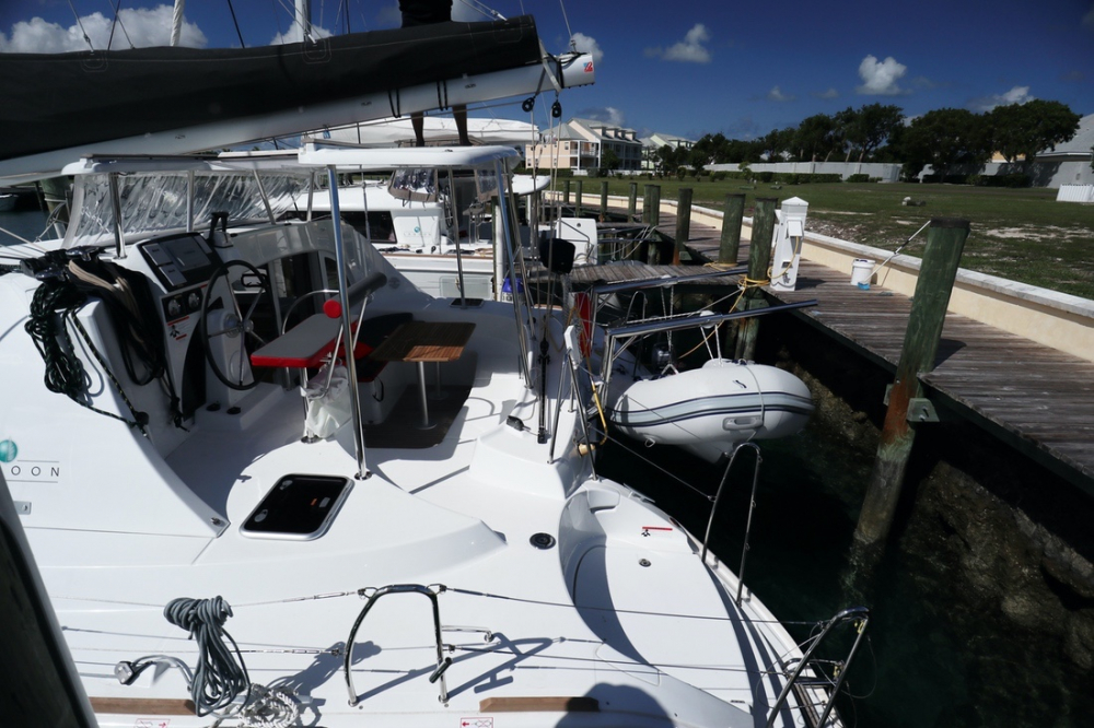 Bareboat Catamaran Blue Butterfly photo 5