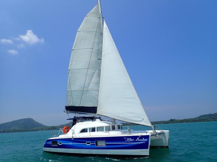 Bareboat Catamaran Lagoon 380