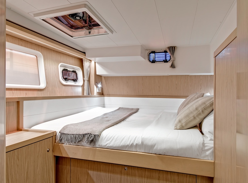 Bareboat Catamaran Lagoon 39 -4 + 2 Cabins photo 3