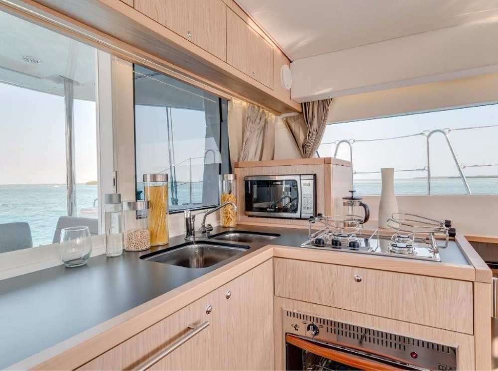 Bareboat Catamaran Sophia photo 4