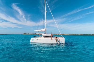 Bareboat Catamaran Lagoon 39