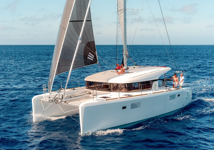 Bareboat Catamaran Lagoon 39 Cabins photo 4