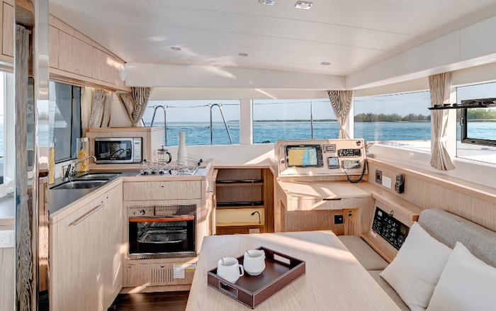 Bareboat Catamaran Lagoon 39 photo 6