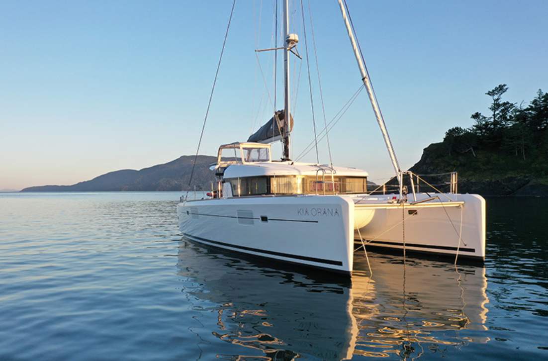 Bareboat Catamaran Lagoon 39