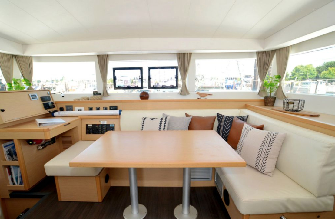 Bareboat Catamaran Lagoon 39 photo 7