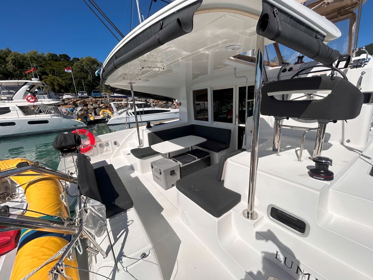 Bareboat Catamaran Lagoon 40 photo 3