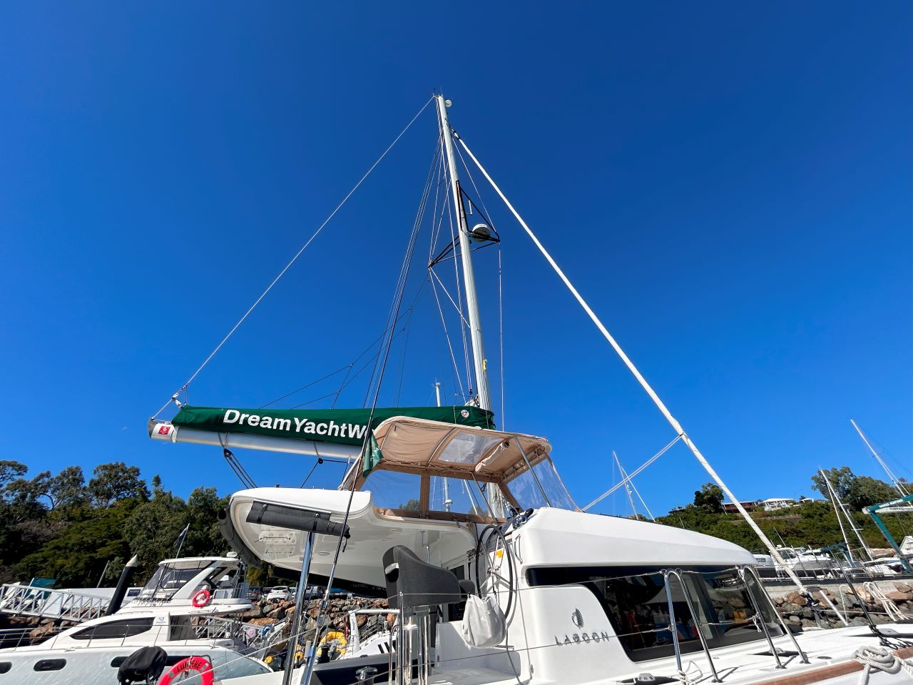 Bareboat Catamaran Lagoon 40 photo 4