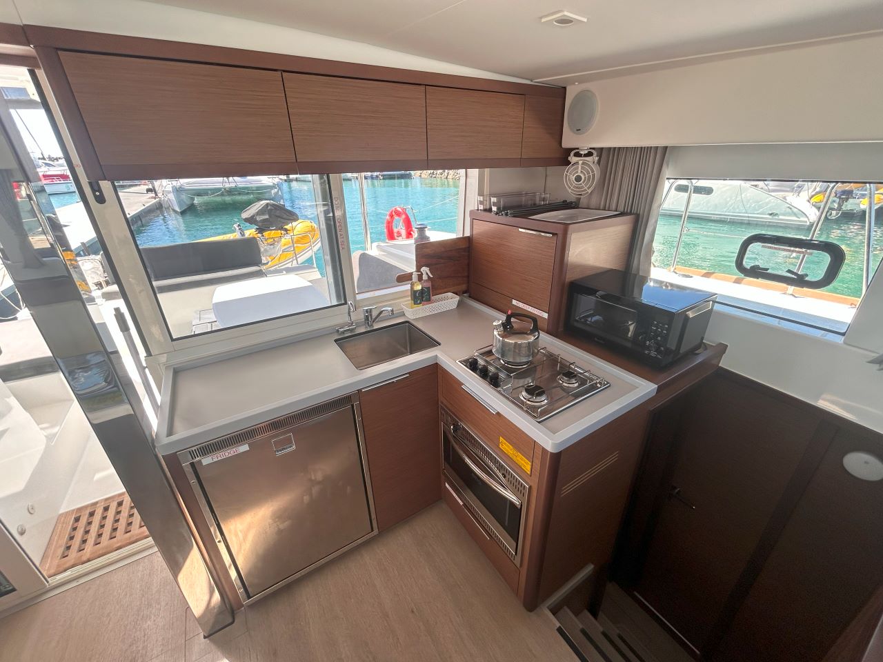 Bareboat Catamaran Lagoon 40 photo 7