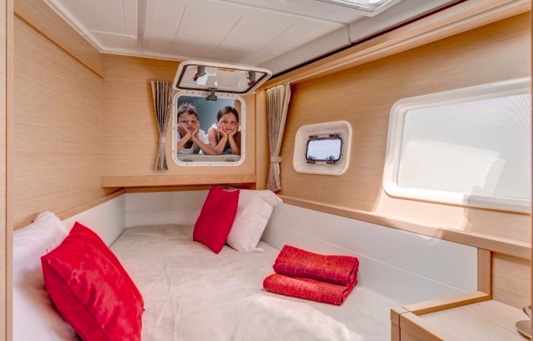 Bareboat Power Catamaran Lagoon 40 Power Catamaran with watermaker photo 6