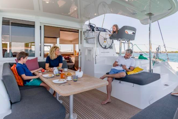 Bareboat Catamaran Lagoon 40 photo 4