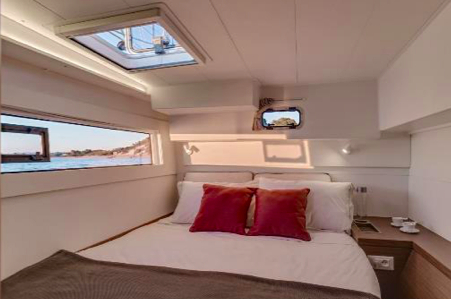 Bareboat Catamaran Lagoon 40 photo 5