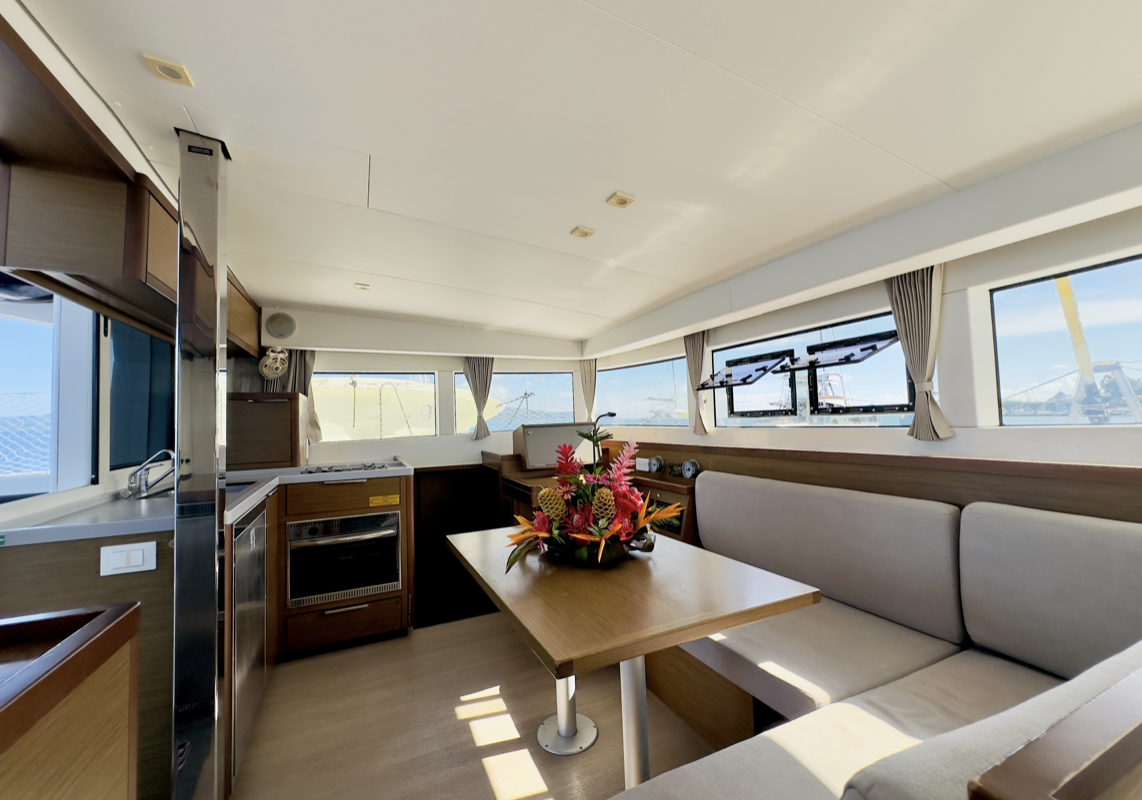 Crewed Catamaran LAGOON 40 photo 7