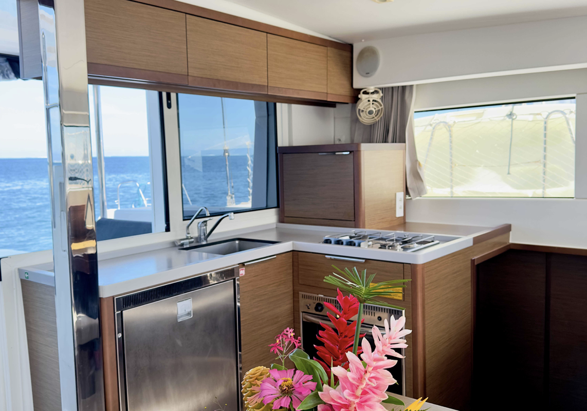 Crewed Catamaran LAGOON 40 photo 8